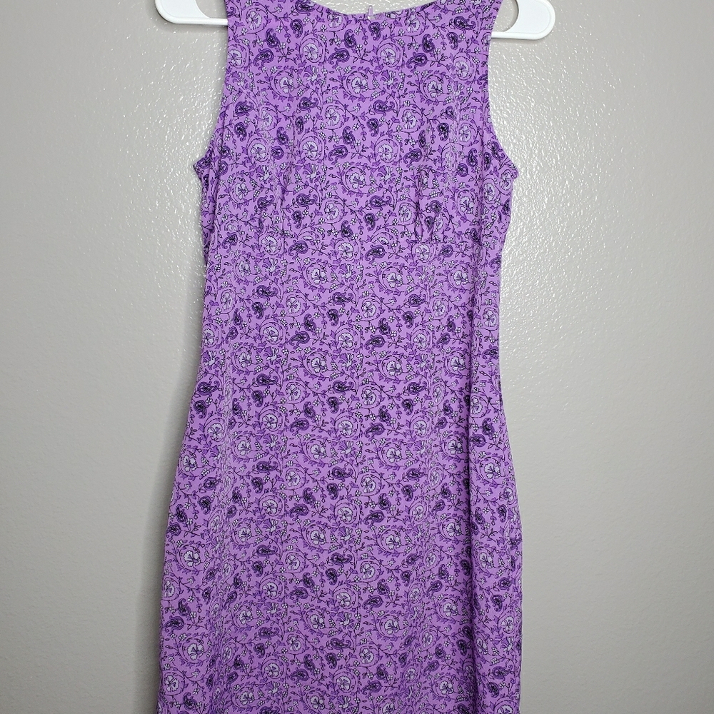 Purple sleeveless dress midi
